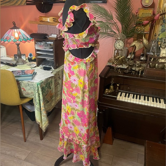 Show me your mumu lane midi dress in fun pink floral print Fun side cutouts M - Picture 3 of 10